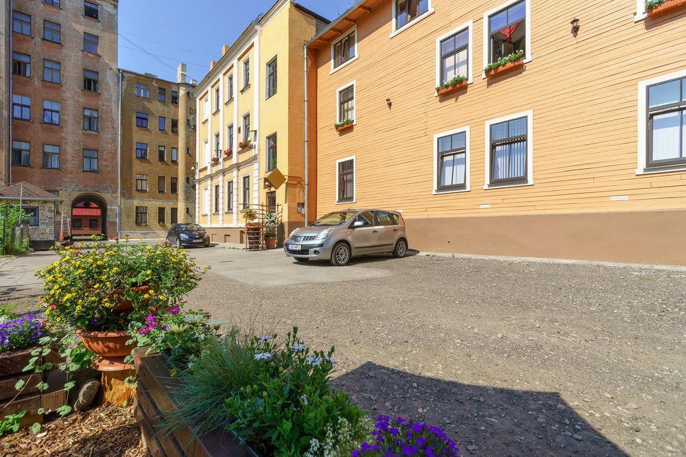 Knights Court Affittacamere