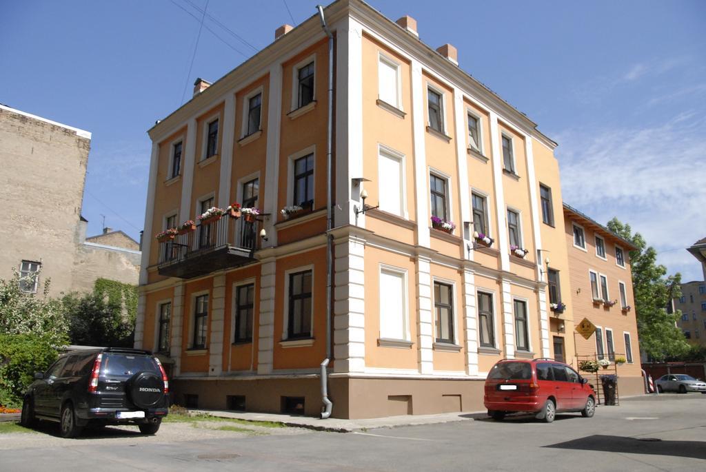 Knights Court Affittacamere 3*