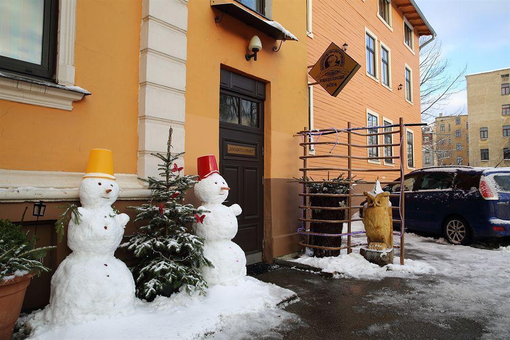 Knights Court Affittacamere 3*